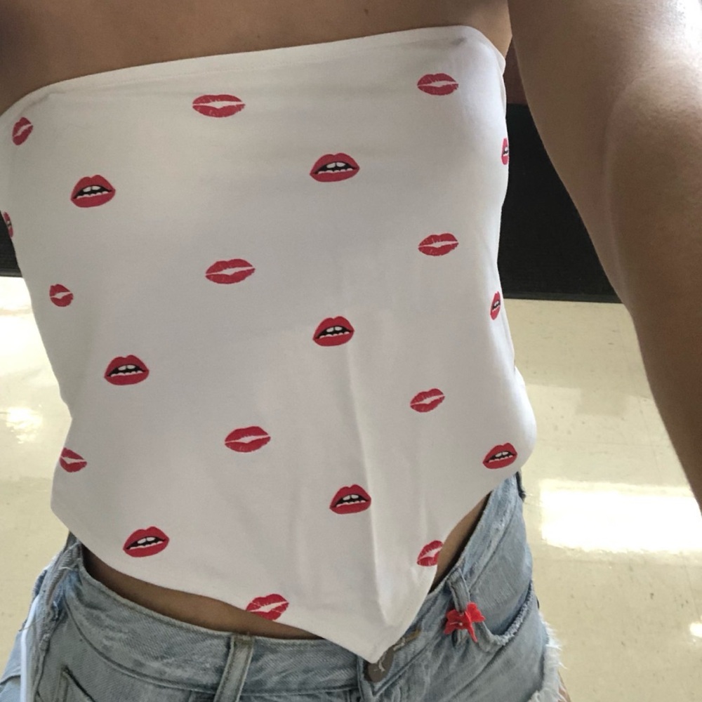 Forever 21 White Strapless Crop Top with Red Lip Print